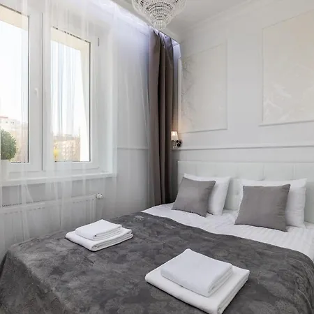 Elegancki Dla Czterech Osob Z Jedna Sypialnia W Warszawie By Renters 아파트 바르샤바
